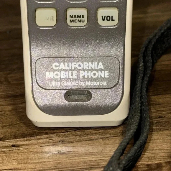 VTG RARE California Mobile Cell Phone Ultra Classic by Motorola w/Antenna & Bag - Picture 6 of 17